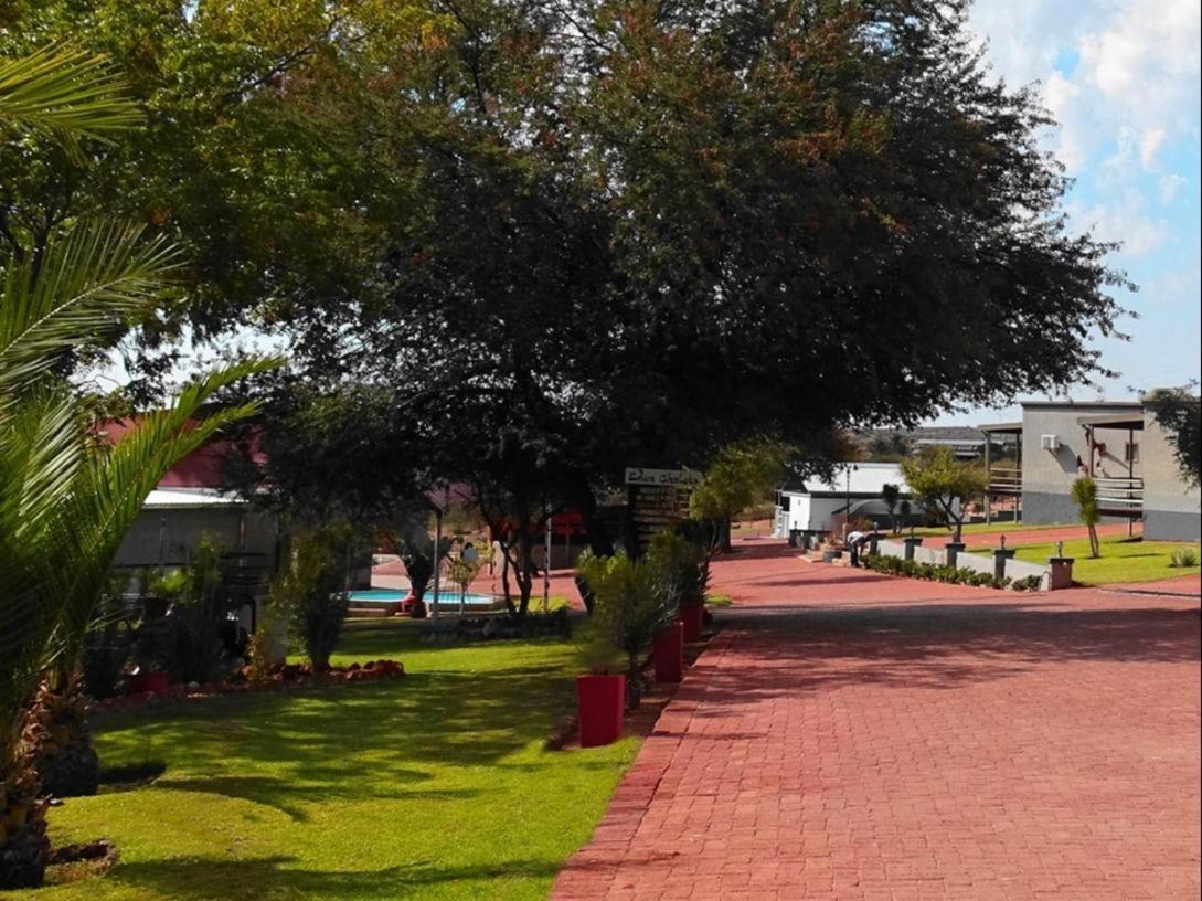 Eden Chalets Windhoek Exteriör bild